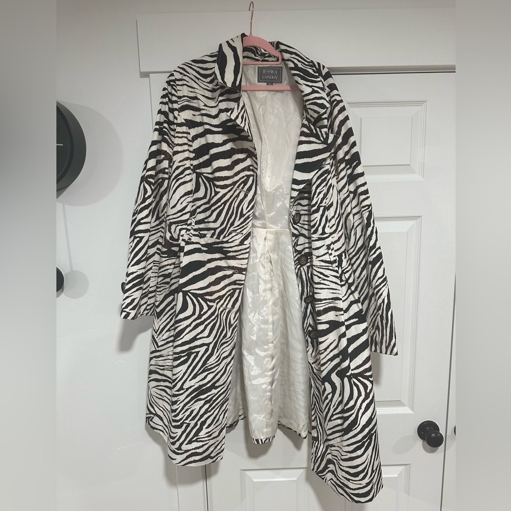 Zebra print trenchcoat - Picture 1 of 2